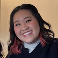 Sitter Profile Image: Lily Y.