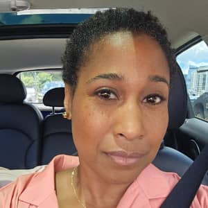Sitter Profile Image: Valoneecia T.