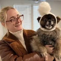 Sitter Profile Image: Isabella K.