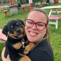 Sitter Profile Image: Julia S.