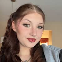 Sitter Profile Image: Mackenzie p.