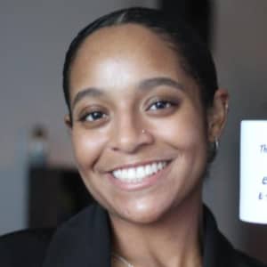 Sitter Profile Image: Robyn G.