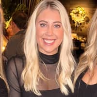 Sitter Profile Image: Laura K.