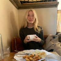 Sitter Profile Image: Leanna H.