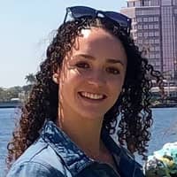 Sitter Profile Image: Leah R.