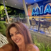 Sitter Profile Image: Helen R.