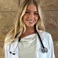 Sitter Profile Image: Alexis K.