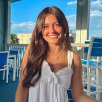 Sitter Profile Image: Hailey S.