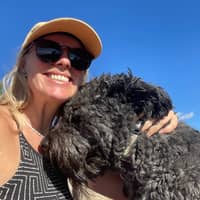 Sitter Profile Image: Ellen H.