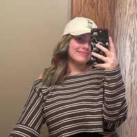 Sitter Profile Image: Izabelle K.