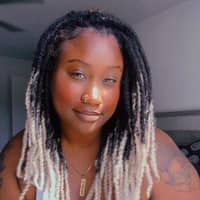 Sitter Profile Image: Leigh C.