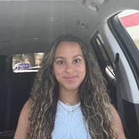 Sitter Profile Image: Noemi V.