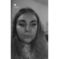 Sitter Profile Image: Hollie R.