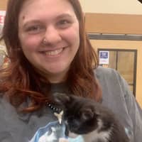 Sitter Profile Image: Mia M.