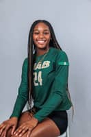 Sitter Profile Image: Mia R.