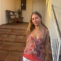 Sitter Profile Image: Olivia G.