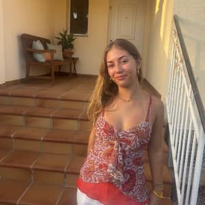 Sitter Profile Image: Olivia G.