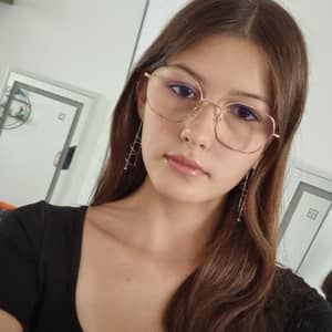 Sitter Profile Image: Adélie L.