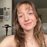 Sitter Profile Image: Isabelle S.