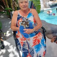 Sitter Profile Image: Debra K.