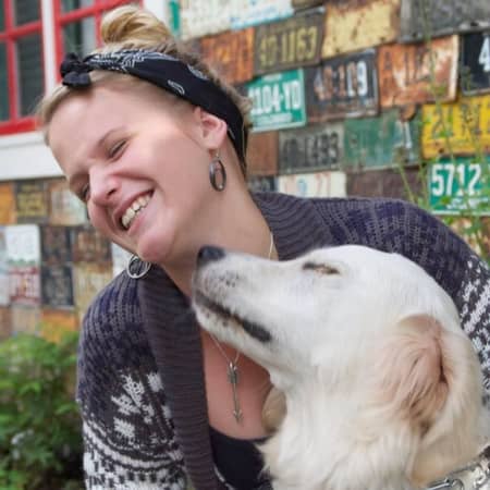 Sitter Profile Image: Lucia R.