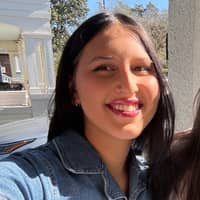 Sitter Profile Image: Lauryn S.