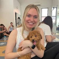 Sitter Profile Image: Laura A.