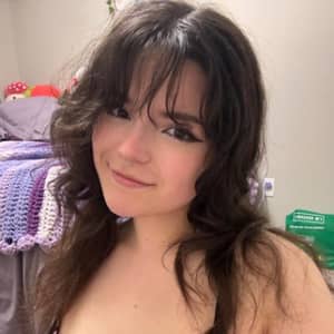 Sitter Profile Image: Rhiannon L.