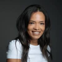 Sitter Profile Image: Laura P.