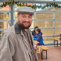 Sitter Profile Image: Philip V.