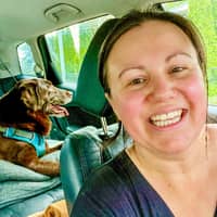 Sitter Profile Image: LESLIE H.