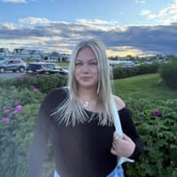 Sitter Profile Image: Julia B.