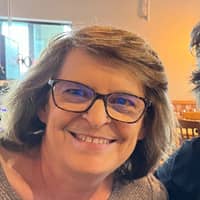 Sitter Profile Image: Lori W.