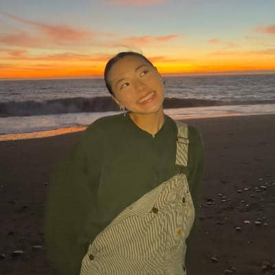 Sitter Profile Image: Josephina C.