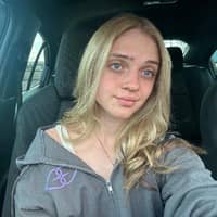 Sitter Profile Image: Lindsay S.