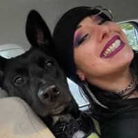 Sitter Profile Image: Laura V.