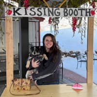 Sitter Profile Image: Holly K.