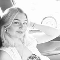 Sitter Profile Image: Olivia S.