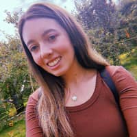 Sitter Profile Image: Mackenzie D.