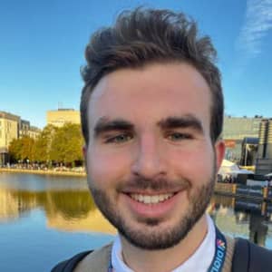 Sitter Profile Image: Juan Cruz S.