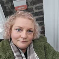 Sitter Profile Image: Lisa R.