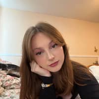 Sitter Profile Image: Emily L.