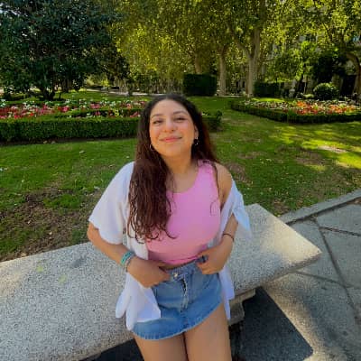 Sitter Profile Image: Cinthya B.