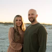 Sitter Profile Image: Shannon & Jacquelin D.