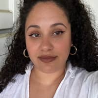 Sitter Profile Image: Natasha V.