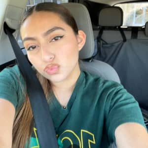 Sitter Profile Image: Ariana S.