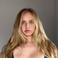 Sitter Profile Image: Ella H.