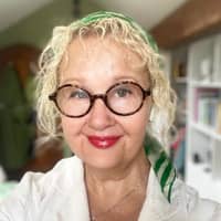 Sitter Profile Image: Sue W.