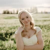 Sitter Profile Image: Isabel H.