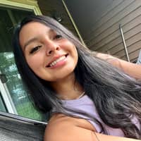 Sitter Profile Image: Laura B.